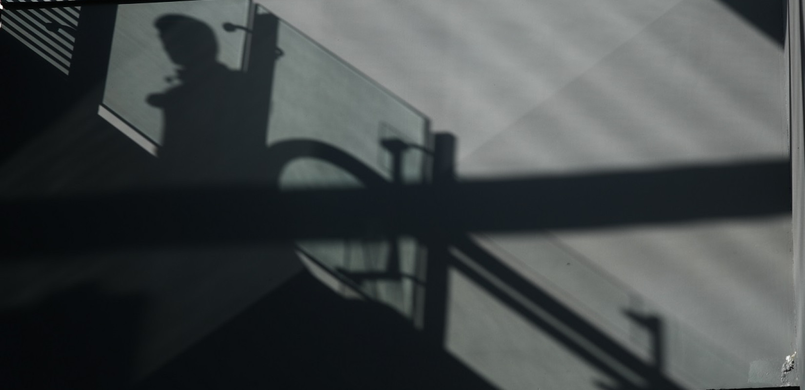 Θεσσαλονίκη: Εισβολείς τα ξημερώματα στο μετρό - Συνελήφθησαν με σπρέι και κόφτη