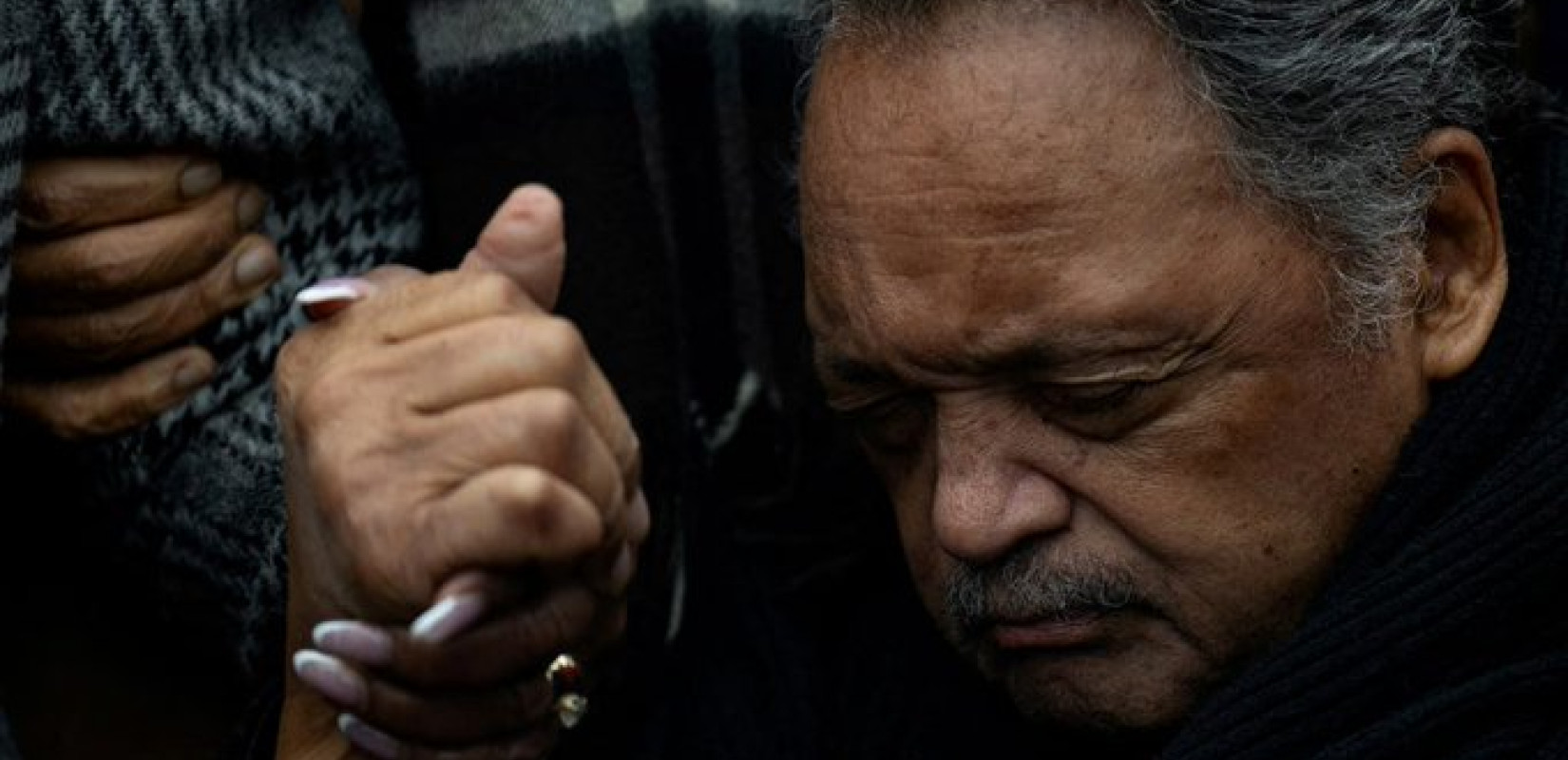 ΗΠΑ: Γνωστός ακτιβιστής νοσηλεύεται στο νοσοκομείο με μια σπάνια νόσο παρόμοια του Πάρκινσον