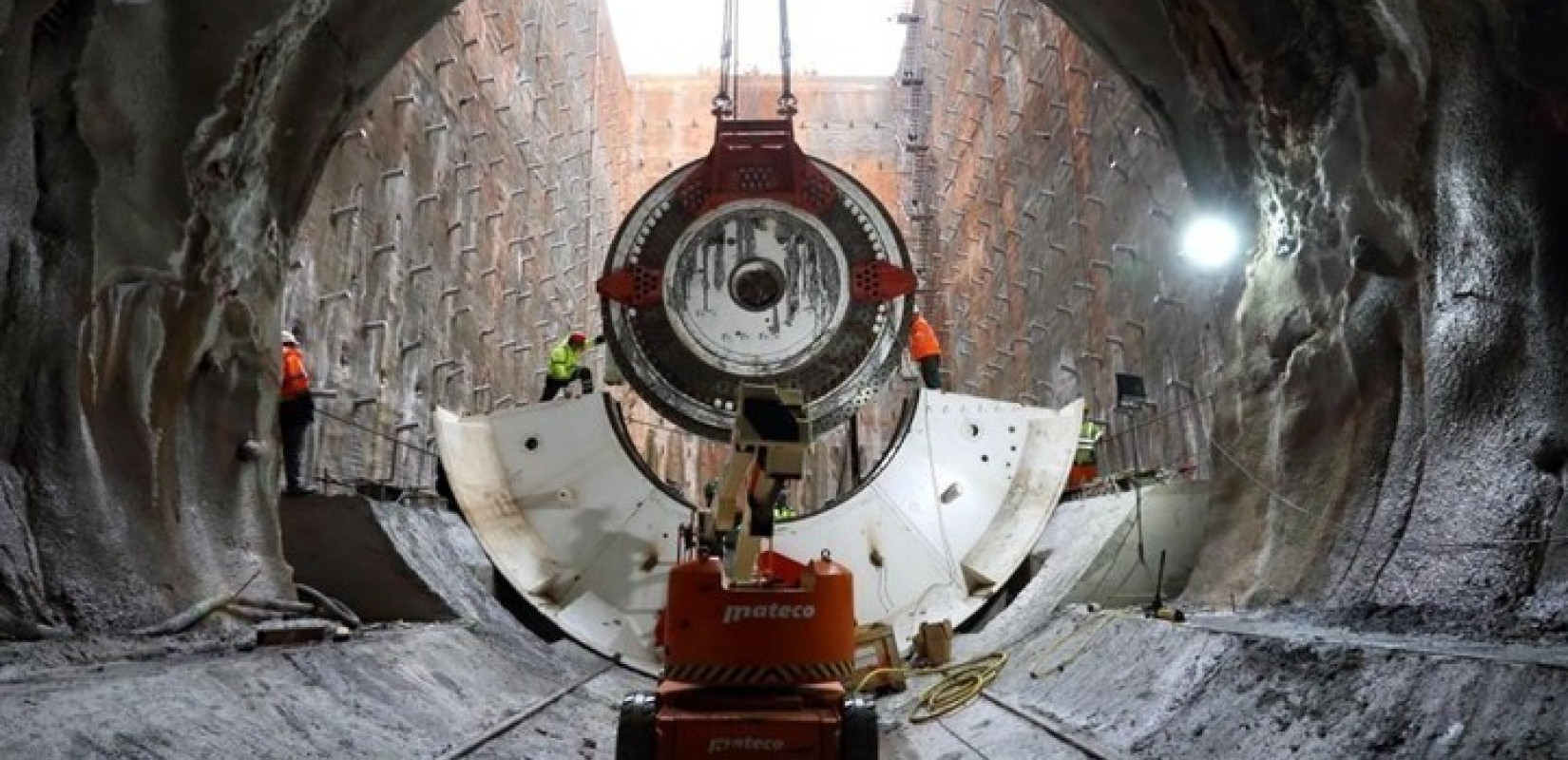 Βουλγαρία και Βόρεια Μακεδονία υπέγραψαν συμφωνία για κατασκευή σιδηροδρομικής σήραγγας που καθυστερεί 100 χρόνια