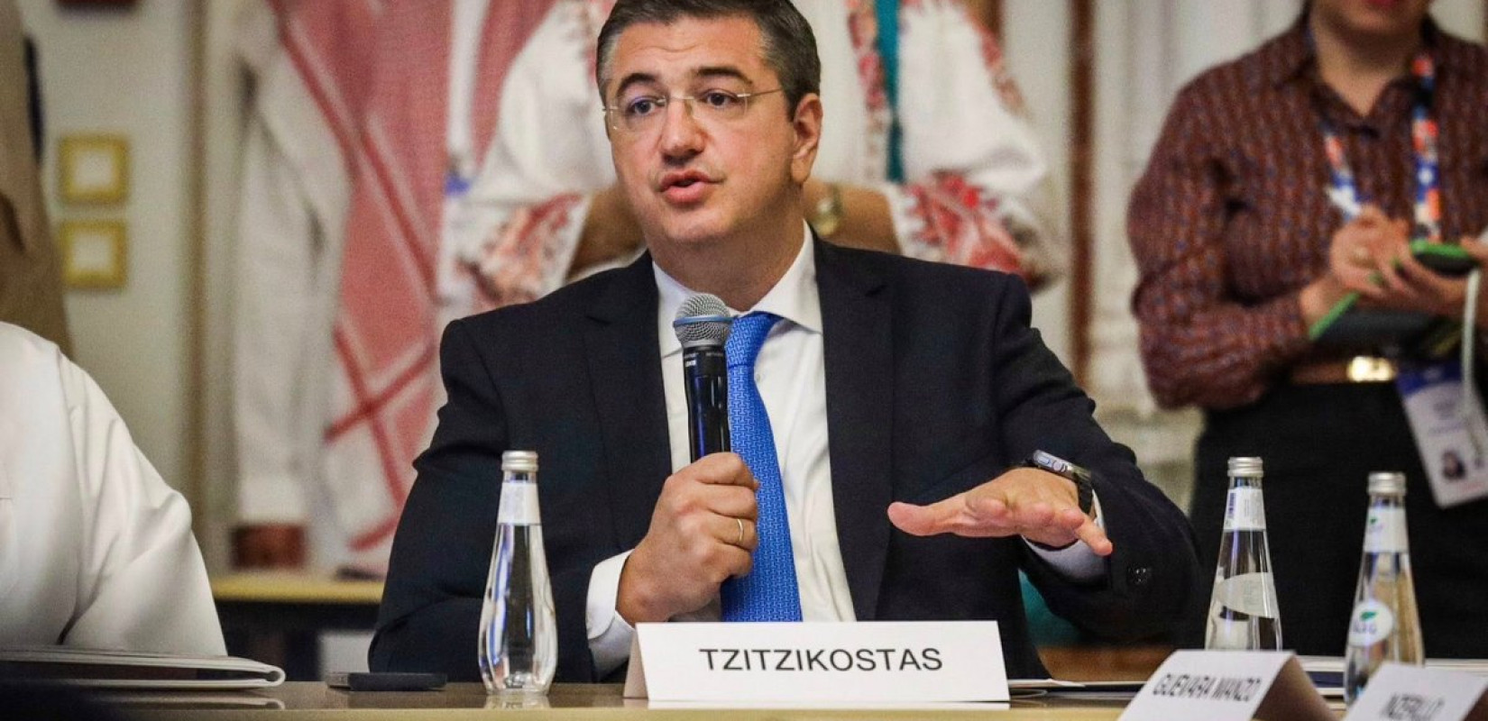 Παρέμβαση Τζιτζικώστα για να «μαζευτούν» οι υποψηφιότητες για την Περιφέρεια