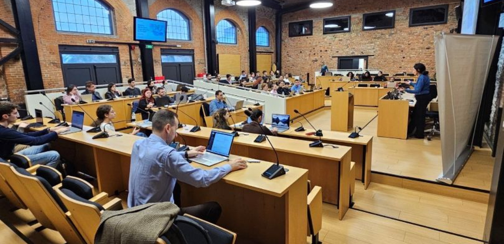 Θεσσαλονίκη: Πάνω από 500 φοιτητές και ερευνητές εκπαιδεύτηκαν σε εργαλεία Τ.Ν. στα «Google AI Seminars Thessaloniki 2025»