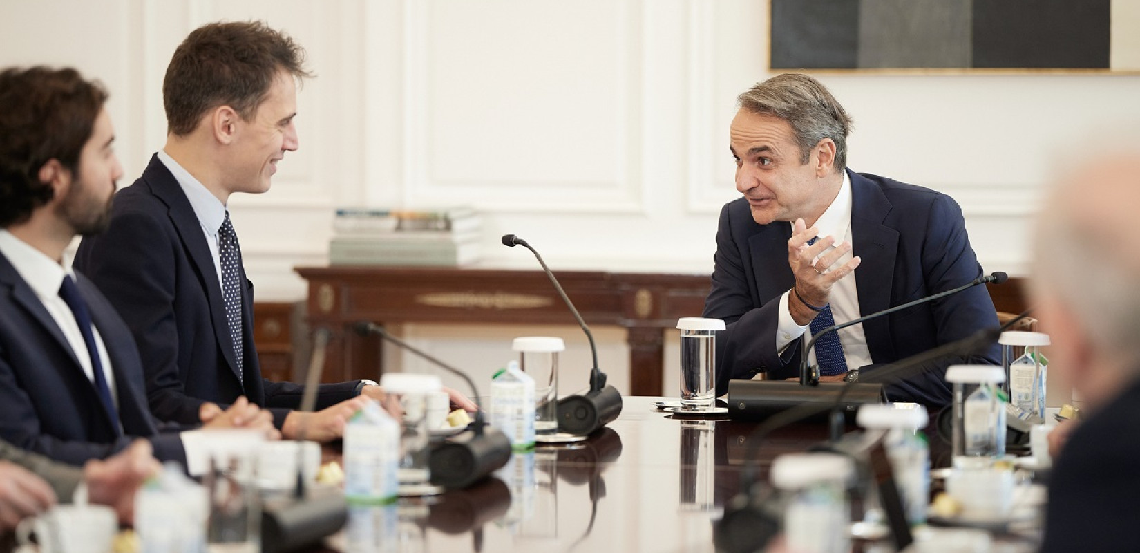 Συνάντηση του πρωθυπουργού με τον διευθύνοντα σύμβουλο της Mistral AI