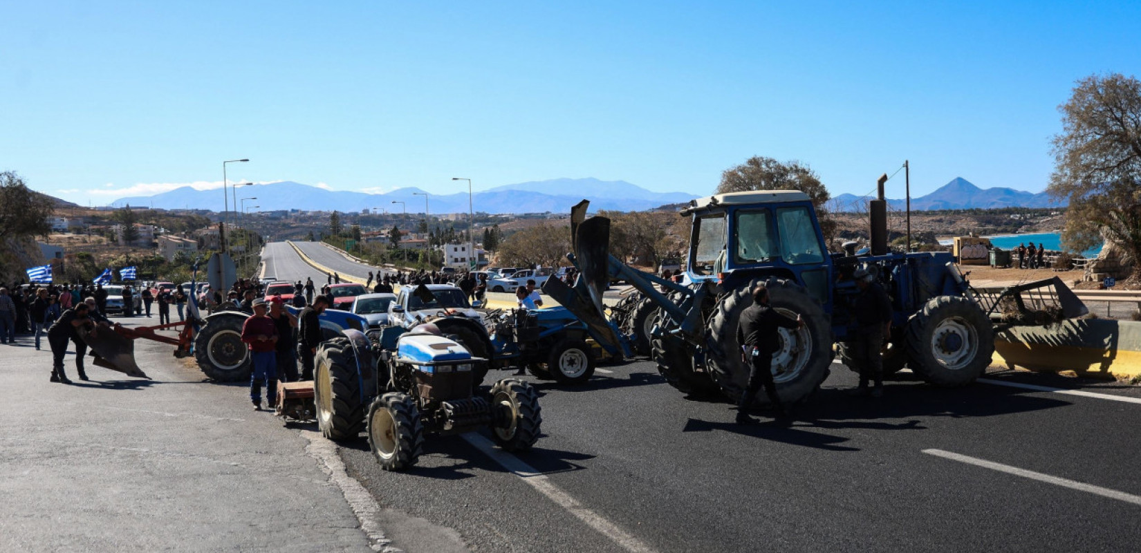 Πανθεσσαλική σύσκεψη στα Φάρσαλα: Ένα βήμα πριν στήσουν μπλόκα οι αγρότες