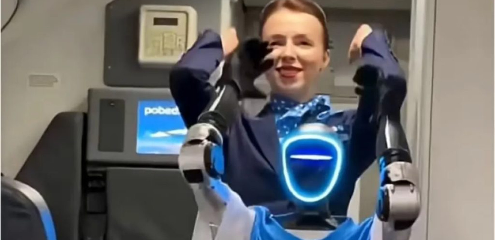 Γεγονός η πρώτη πτήση ρομπότ σε ρόλο αεροσυνοδού - Δείτε βίντεο