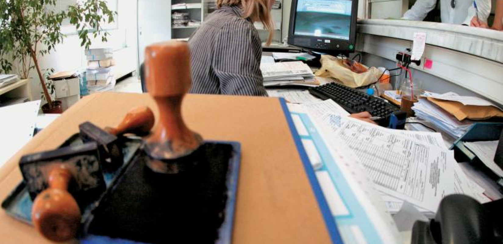 Δημόσιοι Υπάλληλοι: Έρχεται νέο «πακέτο» με αυξήσεις και φορολογικές ελαφρύνσεις