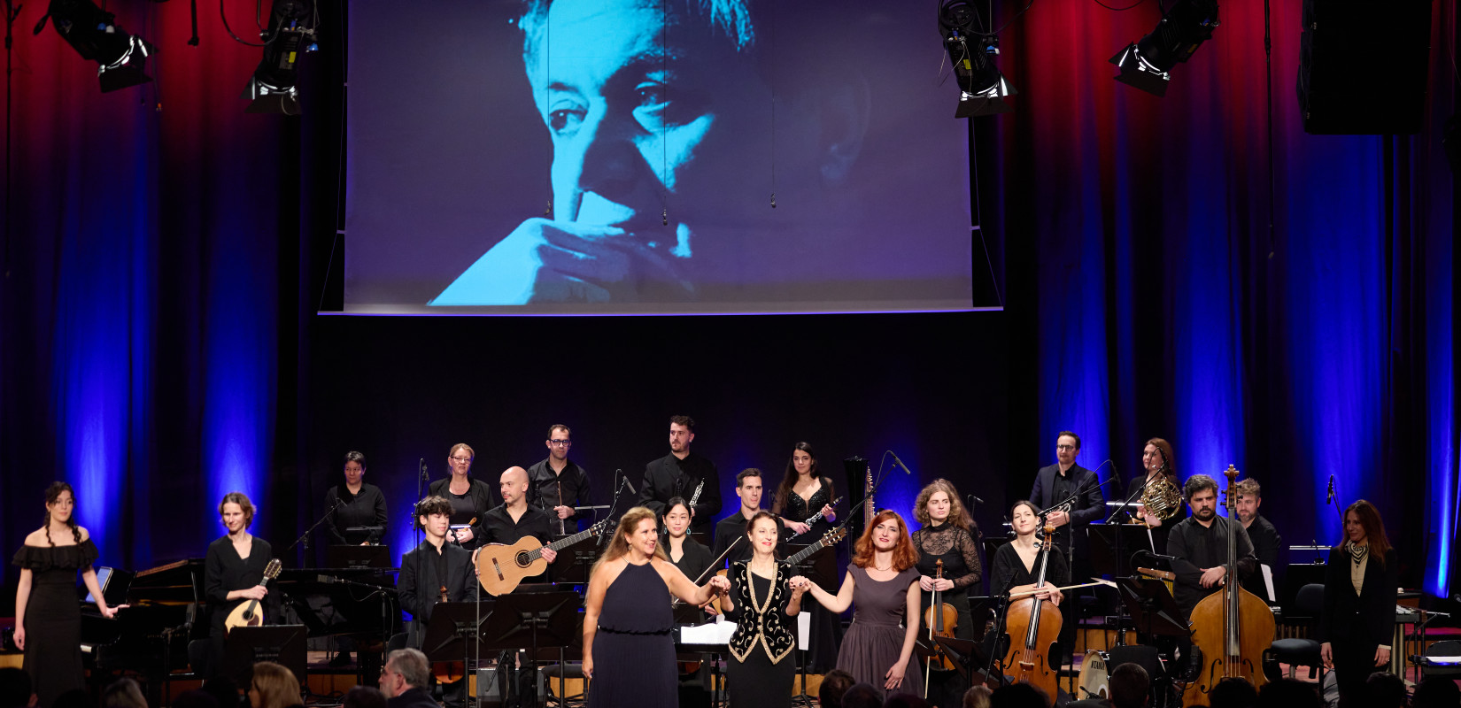 Η Ελληνική πρεσβεία «μάγεψε» την Βιέννη με μια συναυλία αφιέρωμα στον Μάνο Χατζιδάκι