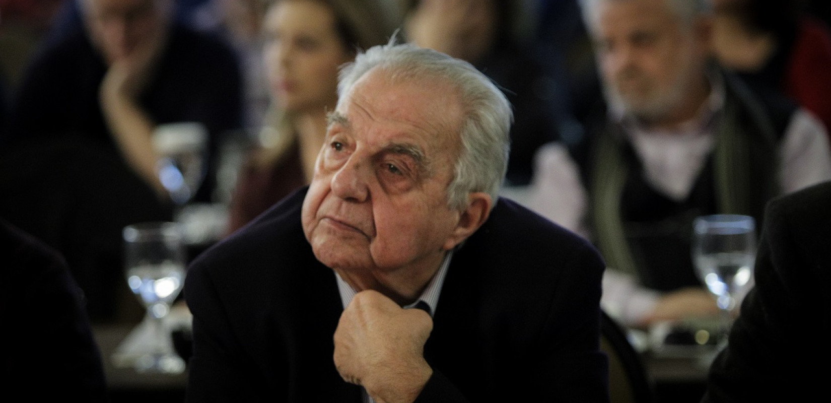 «Θα μας λείψεις "παππού"» - Ο πολιτικός κόσμος αποχαιρετά τον Αλέκο Φλαμπουράρη