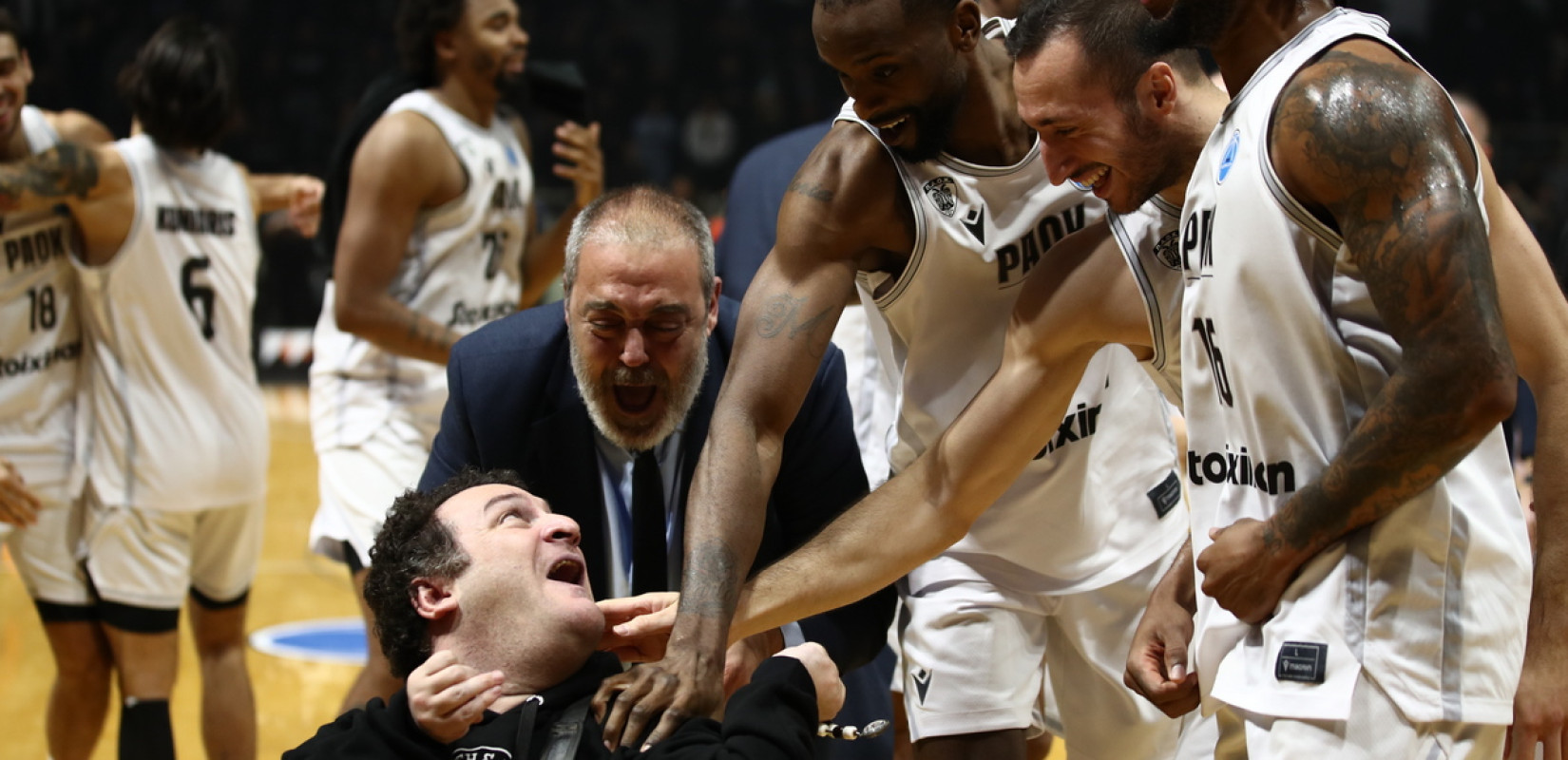 Μπάσκετ: Η FIBA αποθεώνει τον ΠΑΟΚ και τους οπαδούς του (βίντεο)