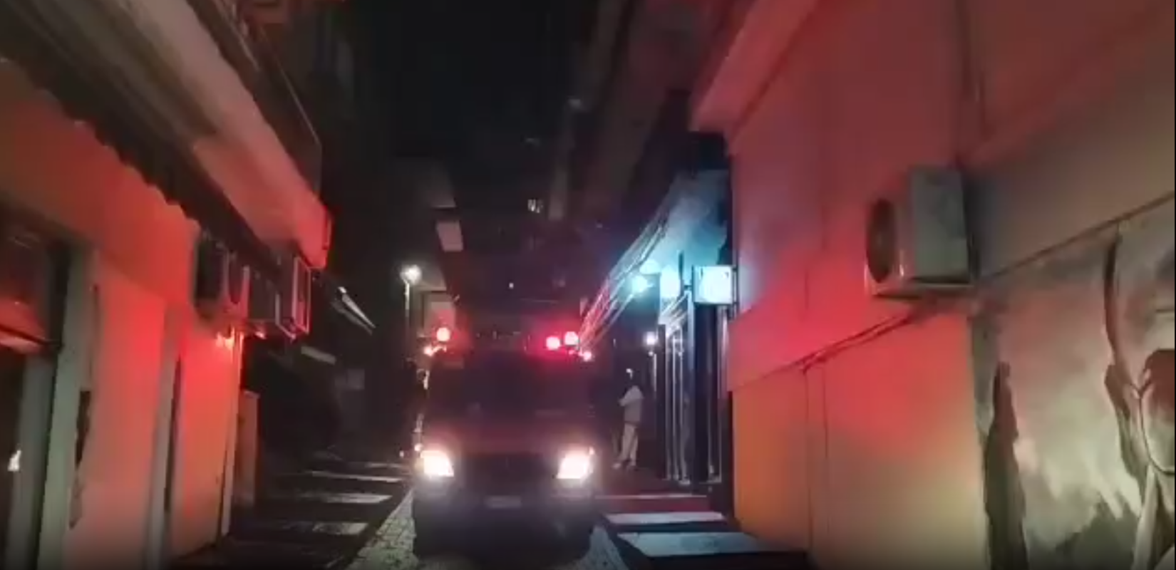 Γρεβενά: Φωτιά ξέσπασε σε πολυώροφη οικοδομή – Απεγκλωβίστηκαν πέντε άτομα