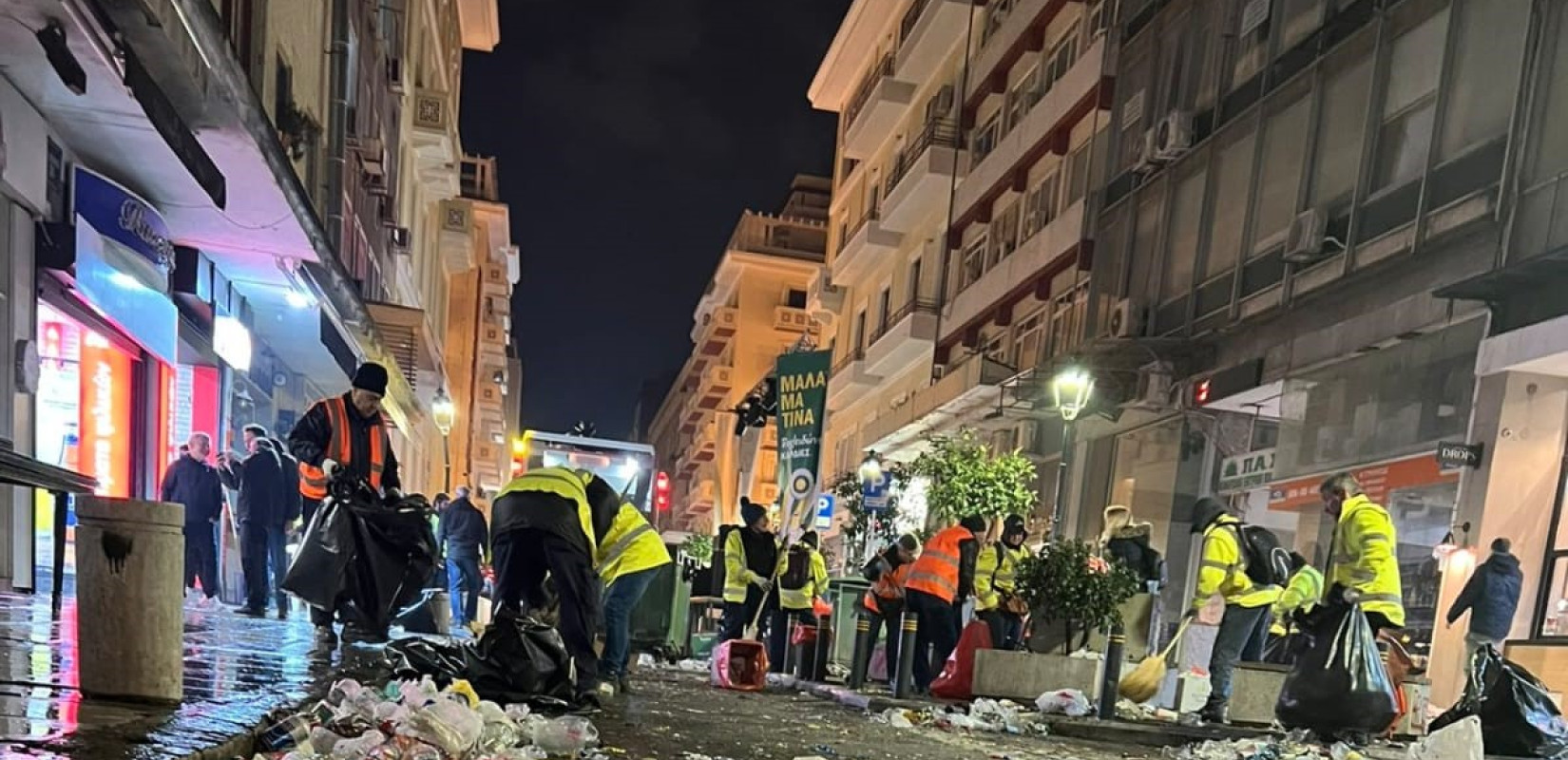 Θεσσαλονίκη: Ενισχύεται η καθαριότητα στο κέντρο ενόψει Χριστουγέννων - Οι ενέργειες του Δήμου