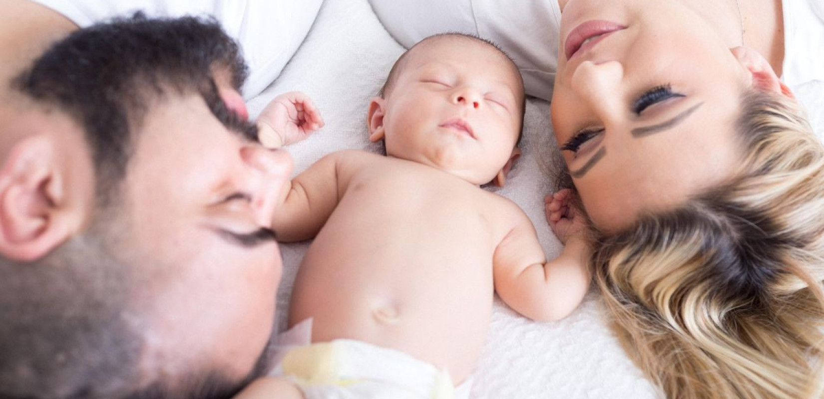 Φωτογραφία αρχείου - Πηγή: https://pixabay.com/photos/family-newborn-baby-child-infant-2610205/