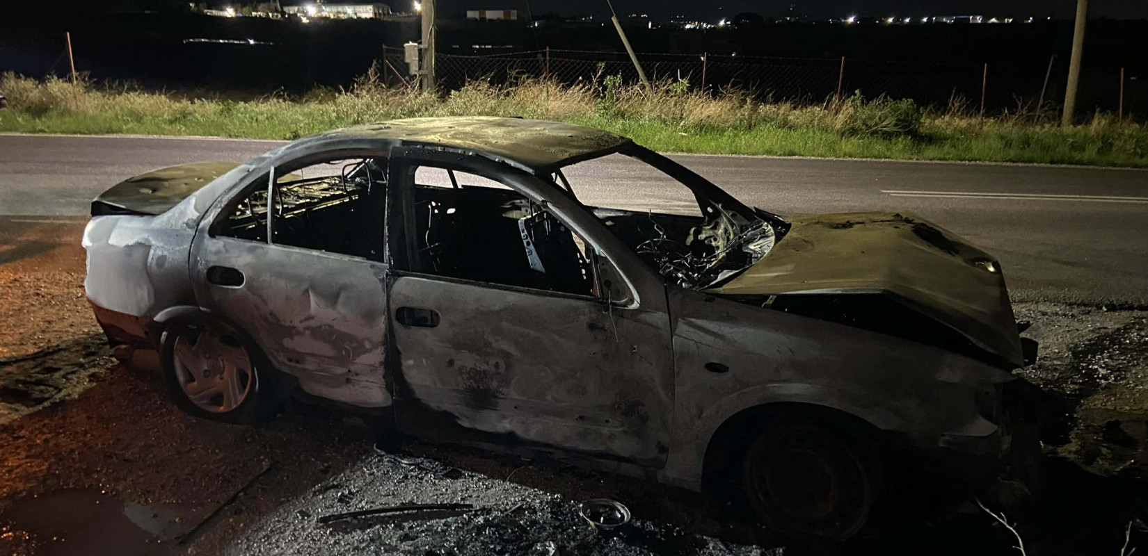 Φωτιά σε ΙΧ που βρίσκονταν εν κινήσει στις 4:30 λίγο έξω από τη Νεοχωρούδα (βίντεο)