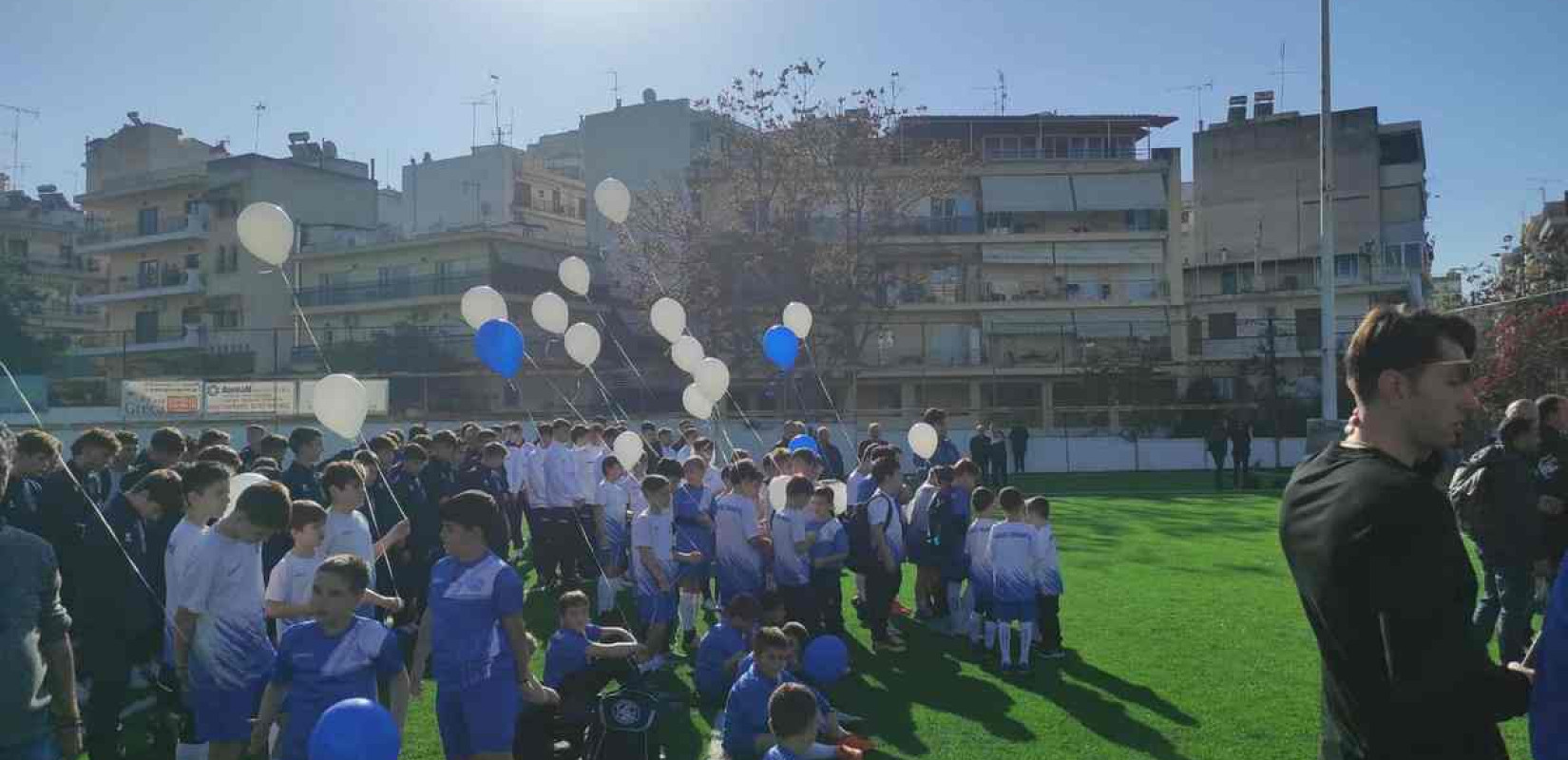 Θεσσαλονίκη: Παραδόθηκε με νέο τάπητα το ανακαινισμένο γήπεδο του Αχιλλέα Τριανδρίας
