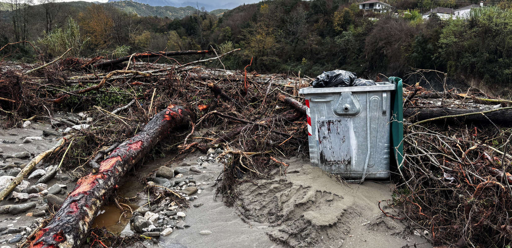 Μεγάλα ύψη βροχής στην Δυτική Ελλάδα: Xίλια χιλιοστά μέσα σε έναν μήνα στα Τζουμέρκα (χάρτες)