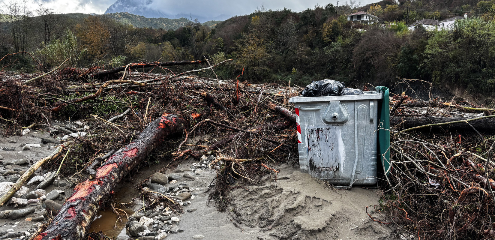 Σε κατάσταση έκτακτης ανάγκης δήμοι σε Δυτικη Μακεδονία και Ηπειρο μετά την κακοκαιρία