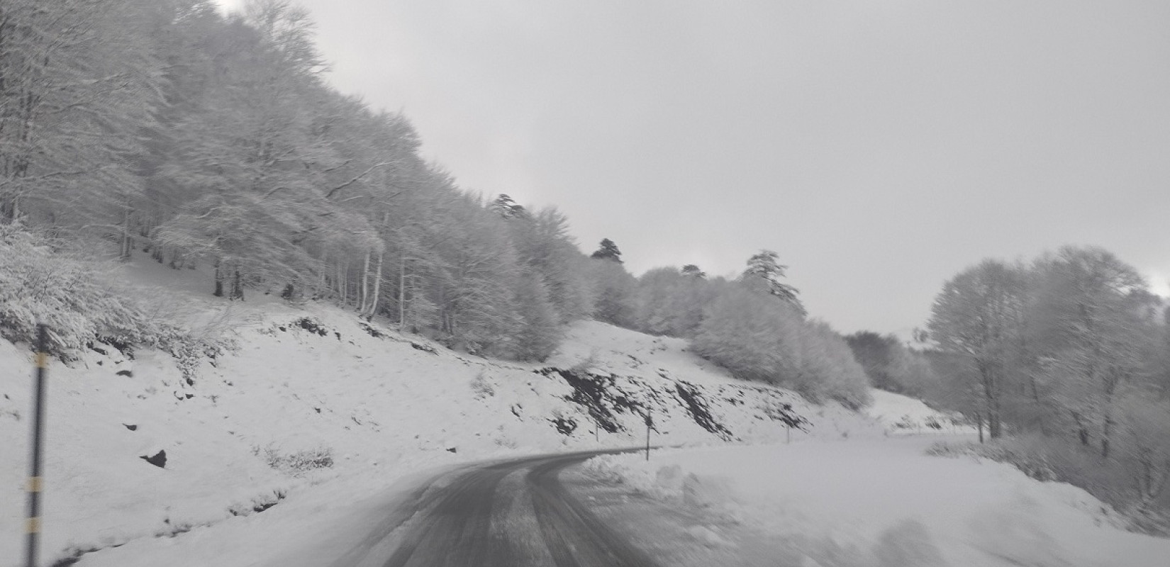 Στα λευκά ντύθηκε η Βασιλίτσα - Τα πρώτα χιόνια έπεσαν στα ορεινά των Γρεβενών