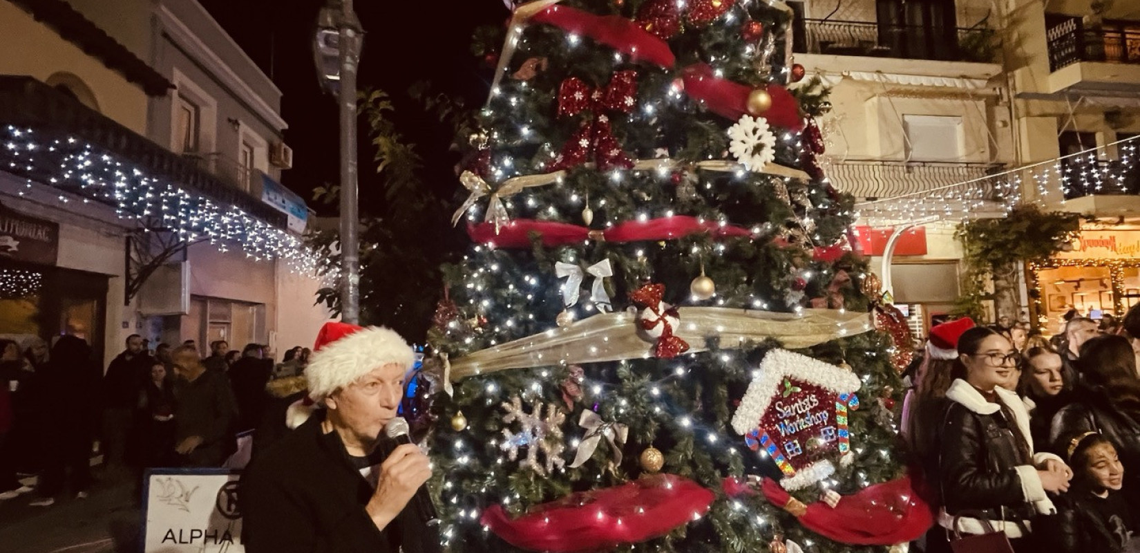 Λήμνος: Φωταγωγήθηκε το χριστουγεννιάτικο δέντρο της Μύρινας - Δείτε φωτογραφίες