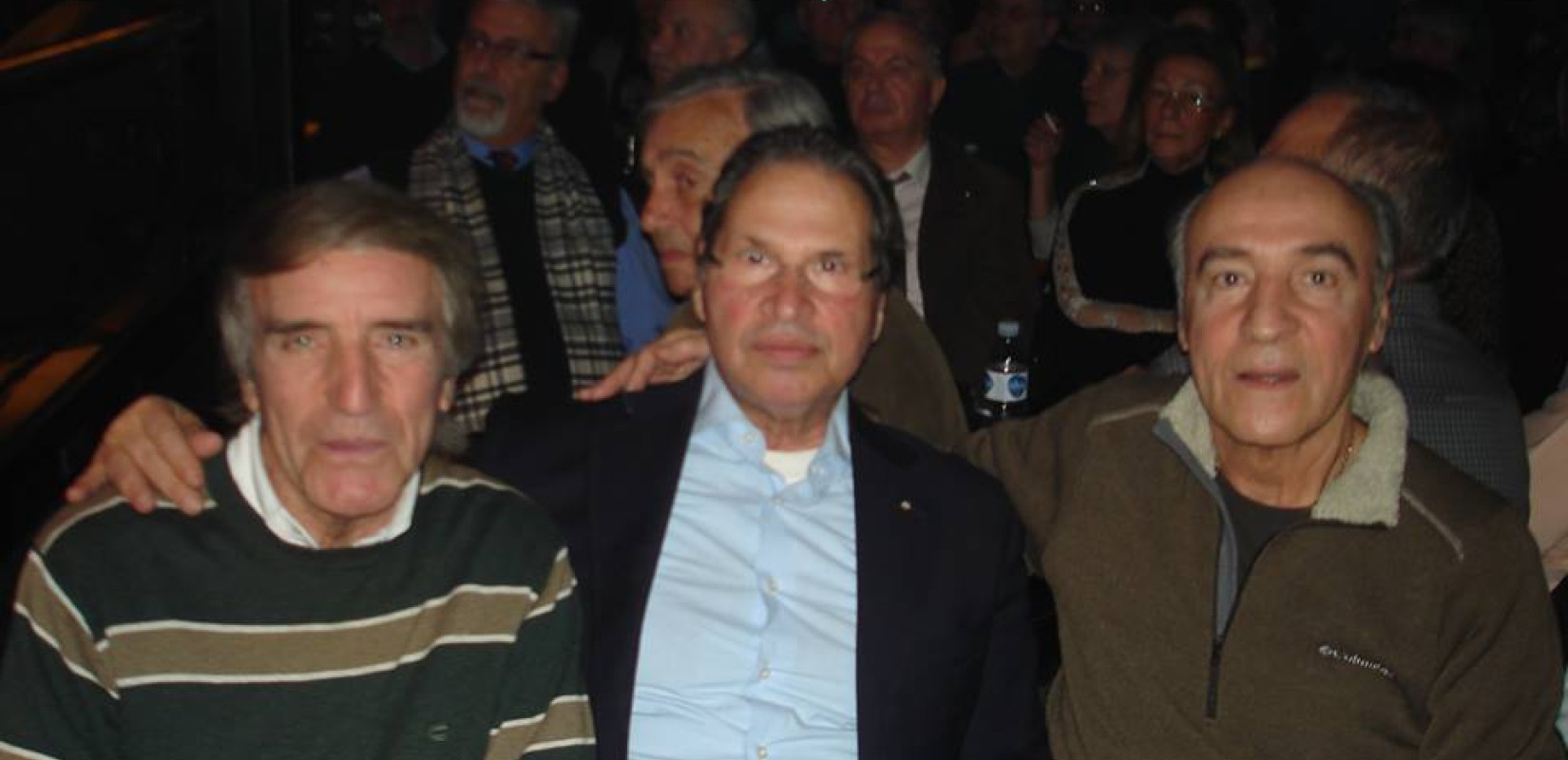 Ο Σάκης Κατρακαλιδης ανάμεσα στους αδελφούς Κουτσελίνη του θρυλικού ARIGATO. ΦΩΤΟ: Γιάννης Νέγρης/ facebook/ ΠΑΡΤΥ ΑΝΑΜΝΗΣΕΩΝ (Εμείς του '60 οι εκδρομείς)  ·