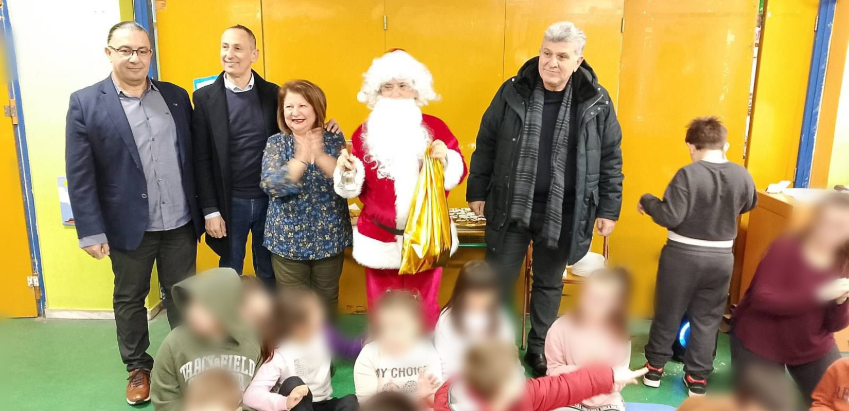 Εύοσμος: Το Δ’ ΚΑΠΗ μοίρασε δώρα και αγάπη στους μαθητές του 3ου Ειδικού Σχολείου