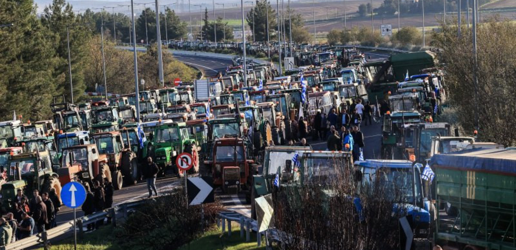 Στο τελωνείο των Ευζώνων καταφθάνουν αγρότες από τα Γιαννιτσά - Σήμερα στις 12 η γενική συνέλευση για την συνέχεια των κινητοποιήσεων