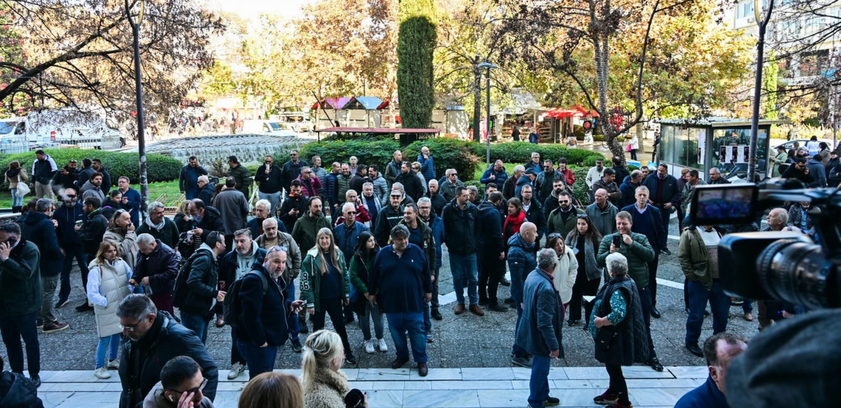 Λάρισα: Ελεύθεροι οι 2 συλληφθέντες αγρότες – Την Πέμπτη η απολογία τους