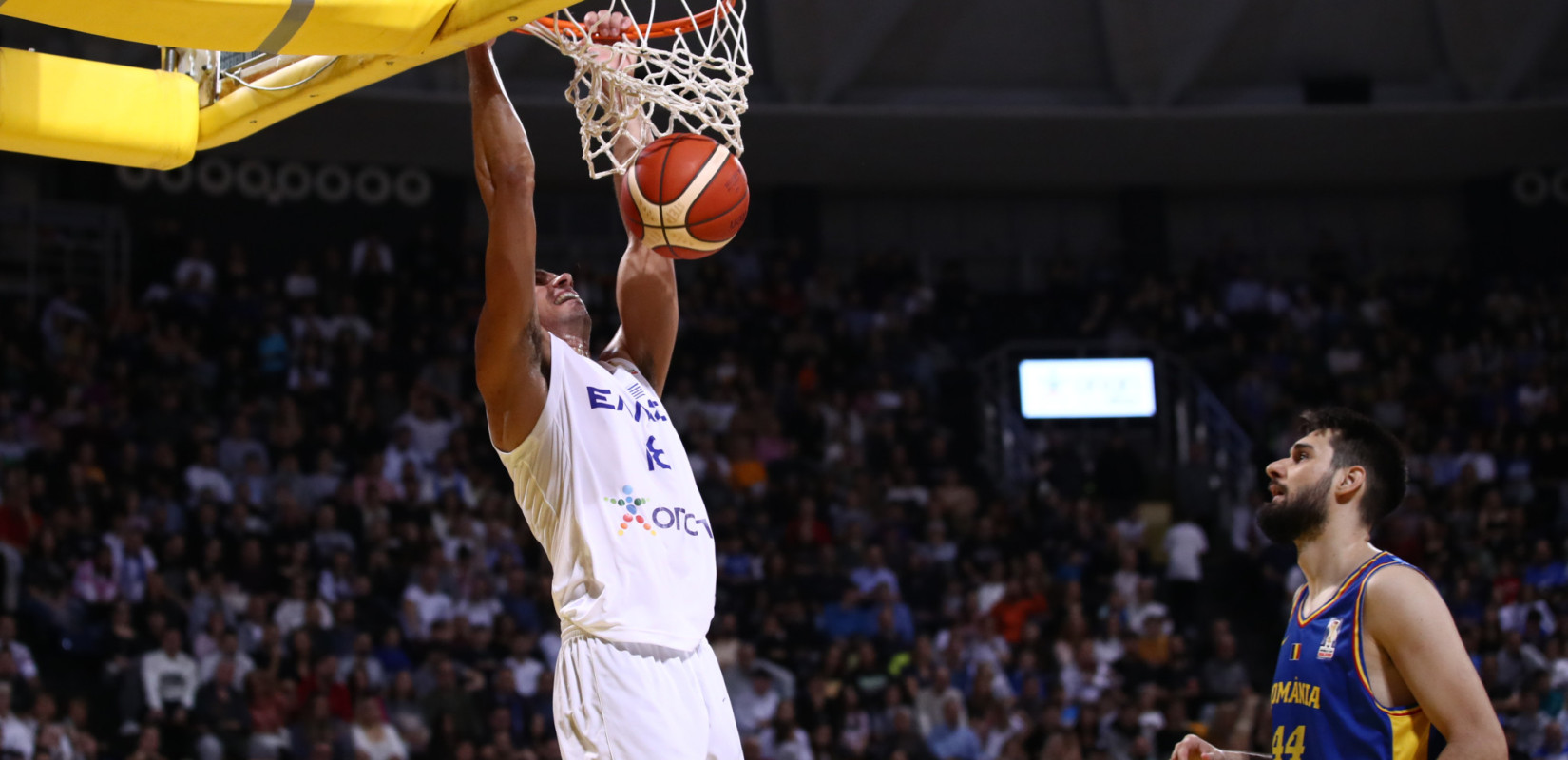 Μπάσκετ: Περίπατος και αποθέωση της Εθνικής στη Θεσσαλονίκη (βίντεο)