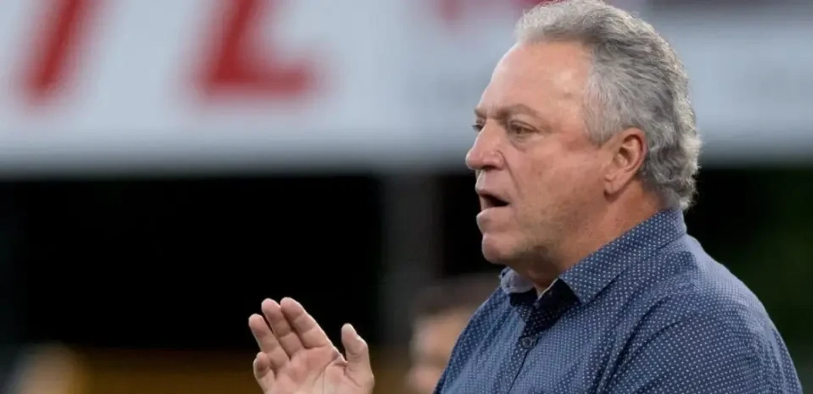 Ομοφοβικό ξέσπασμα προπονητή προκάλεσε έντονες αντιδράσεις: «Δεν θέλω ροζ φανέλες, δεν είμαστε αδερφές»