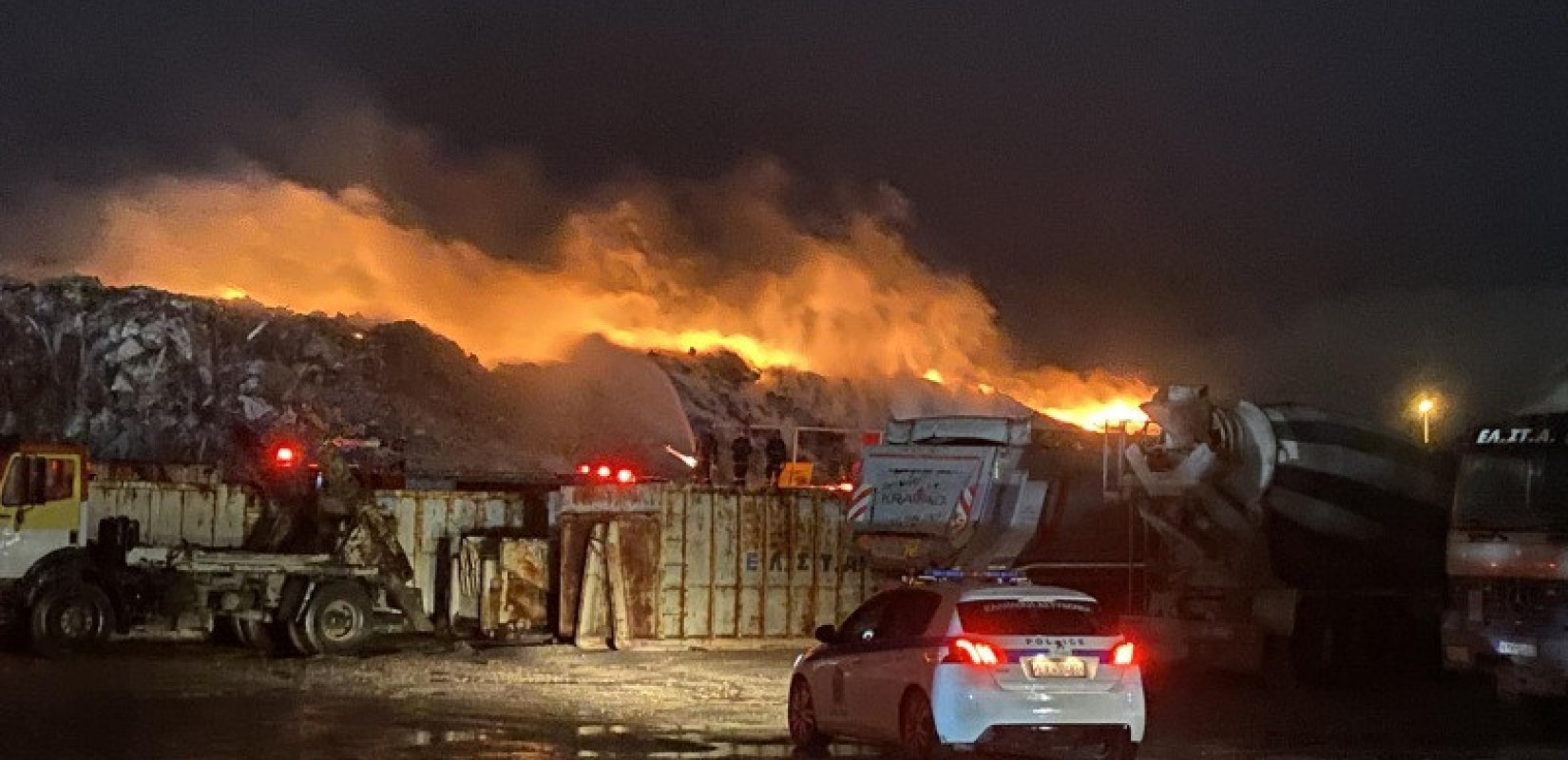 Θεσσαλονίκη: Φωτιά σε εταιρεία ανακυκλώσιμων στα Διαβατά - Μεγάλη κινητοποίηση της Πυροσβεστικής (βίντεο)