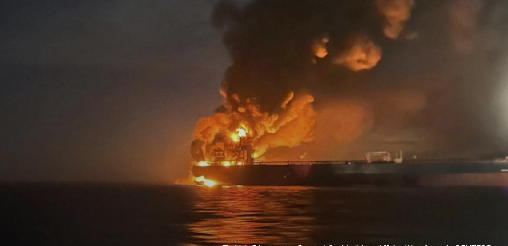 Ουκρανικά drones πίσω από τα πλήγματα στα δύο δεξαμενόπλοια του ρωσικού σκιώδους στόλου - Δείτε βίντεο από την επίθεση