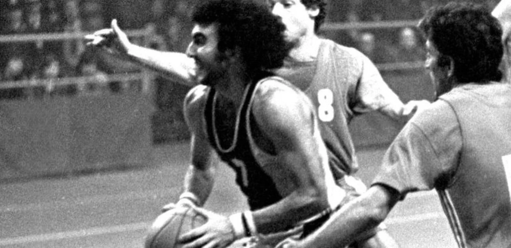 2 Δεκεμβρίου 1979: Το πρώτο σόου του Νίκου Γκάλη με τη φανέλα του Άρη (βίντεο)