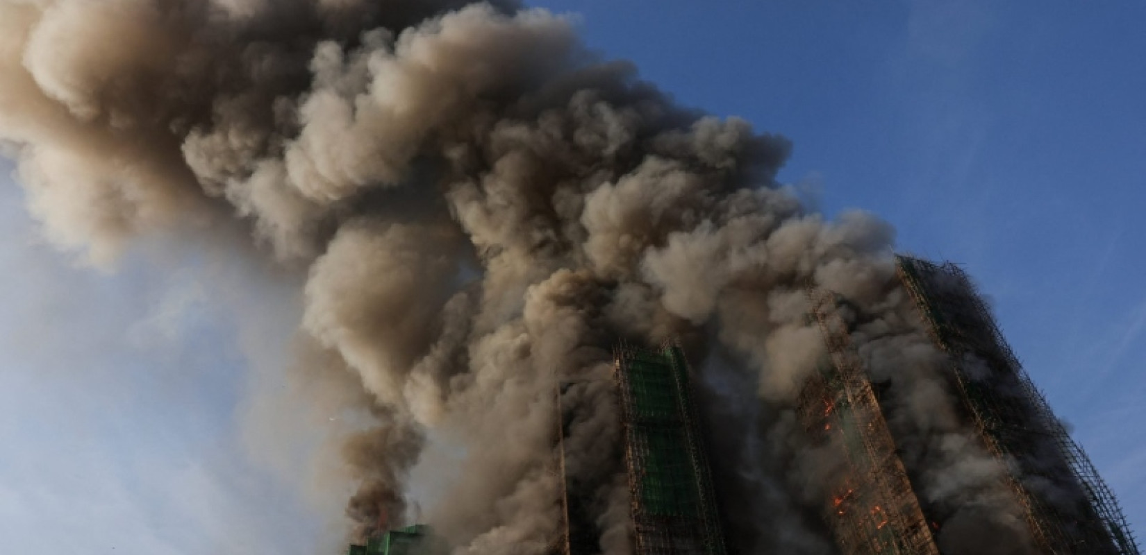 Χονγκ Κονγκ: Τουλάχιστον 44 νεκροί και σχεδόν 300 αγνοούμενοι από την πυρκαγιά στους ουρανοξύστες