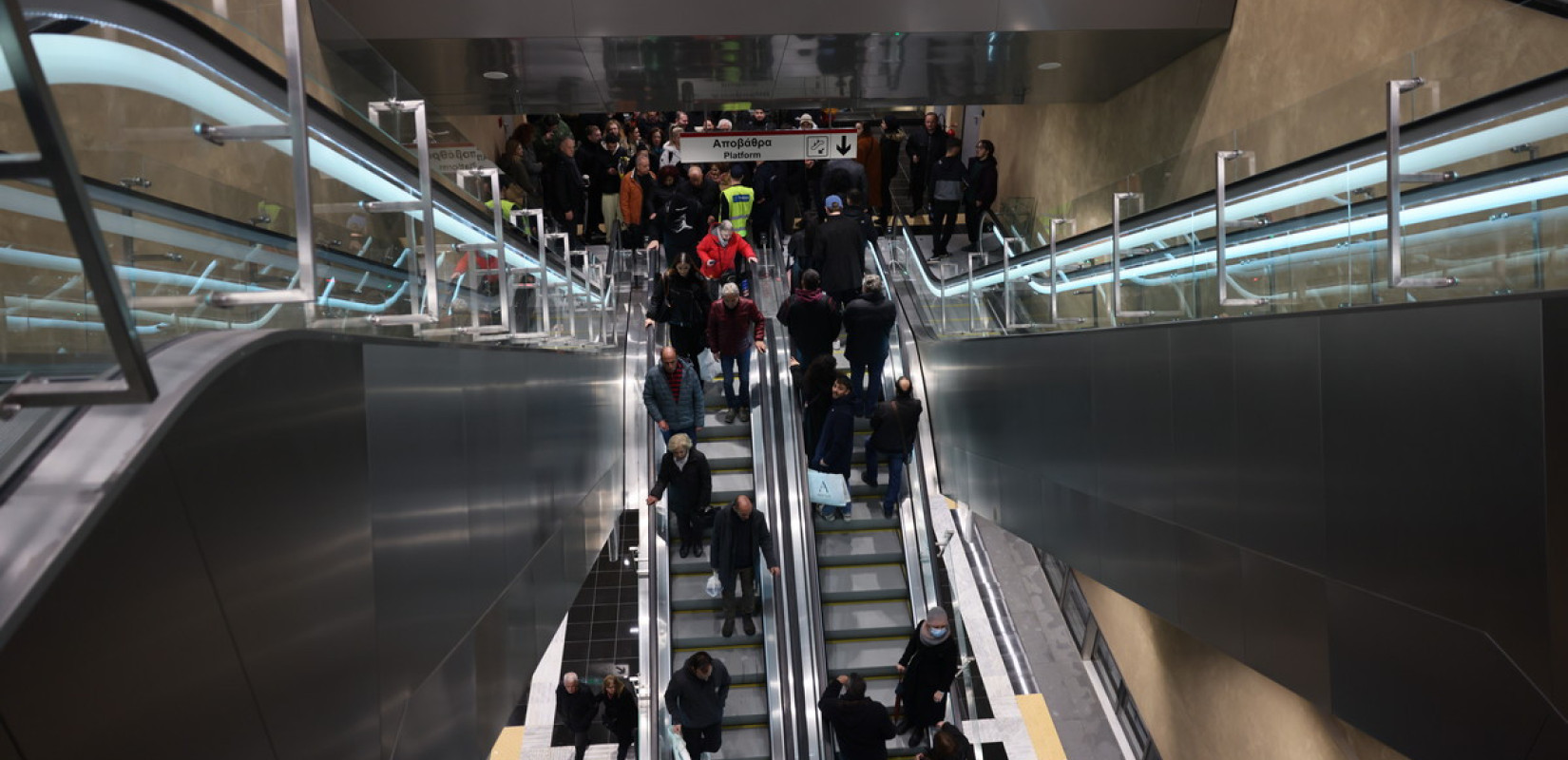 Ένας χρόνος Μετρό: Ικανοποιημένοι όσοι άφησαν ΙΧ και λεωφορεία