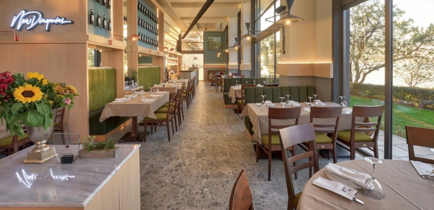 Νέα Διαγώνιος: Με θέα στα νερά του Θερμαϊκού, το εστιατόριο της Σοφούλη, με σήμα – κατατεθέν τα κρεατικά του…για πρώτη φορά και με θαλασσινό μενού