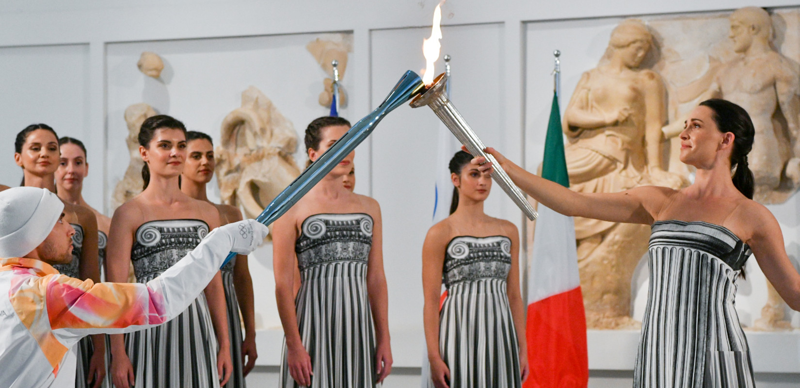 Χειμερινοί Ολυμπιακοί Αγώνες: Η Ολυμπιακή Φλόγα άναψε ξανά στην αρχαία Ολυμπία (βίντεο)