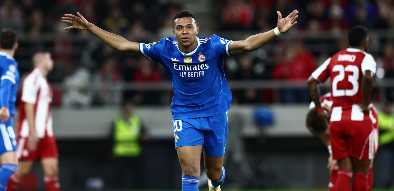 Champions League: Ο Μπαπέ τσάκισε τον εξαιρετικό Ολυμπιακό στον Πειραιά (βίντεο)