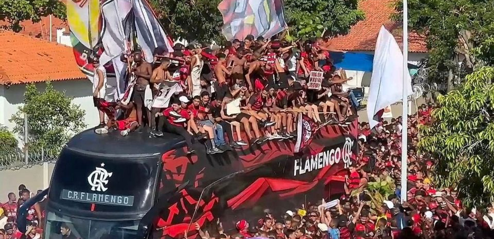 Ένταση στο Ρίο: Συμπλοκές οπαδών και αστυνομίας πριν από το Παλμέιρας - Φλαμένγκο (βίντεο)