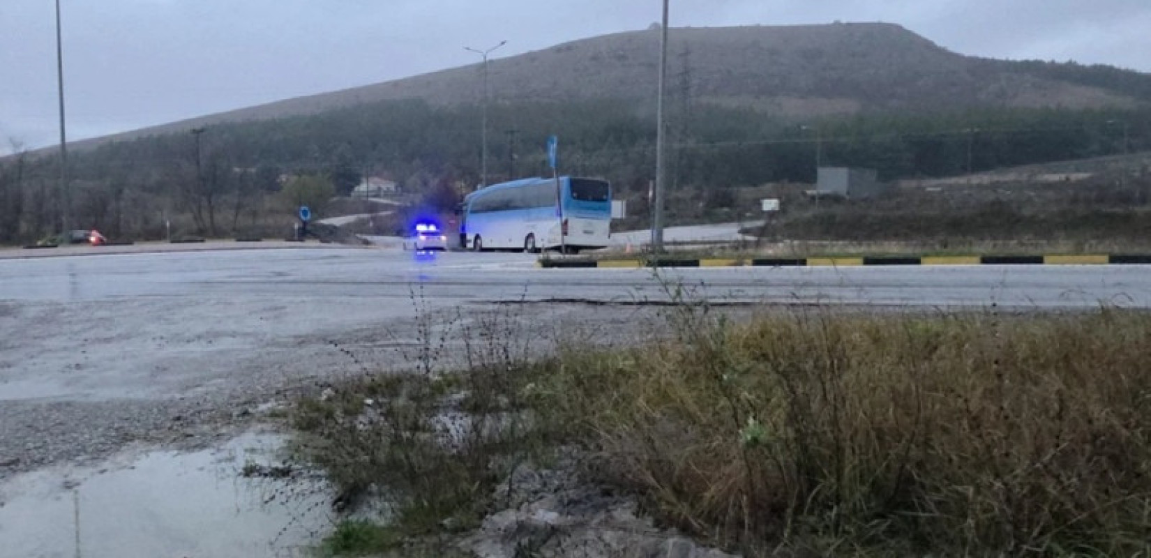 Πτολεμαΐδα: Εκτροπή λεωφορείου που μετέφερε 25 εργαζόμενους στη ΔΕΗ - Νεκρός ο 56χρονος οδηγός (βίντεο)