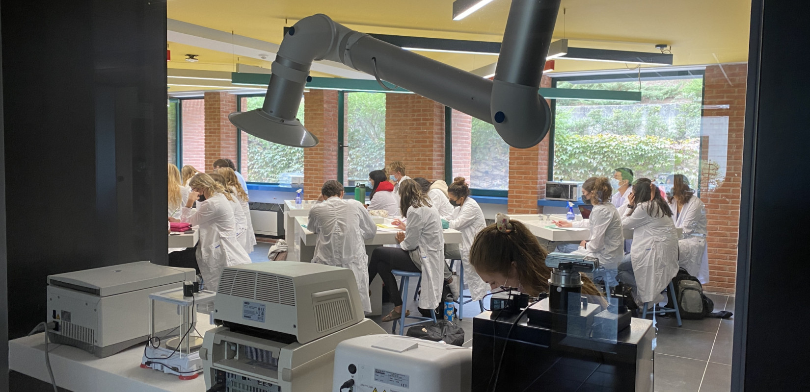 Θεσσαλονίκη: Νέοι που φοιτούν σε Μη Κρατικά Πανεπιστήμια μιλούν για την επιλογή τους