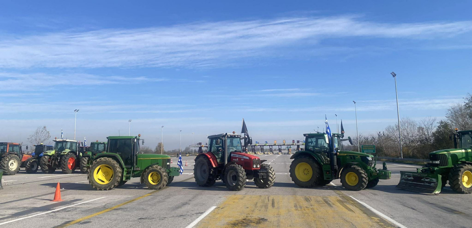 Αγροτικά μπλόκα: Κλειστά και τα δύο ρεύματα στα Μάλγαρα - Τι θα αλλάξει από την Τρίτη