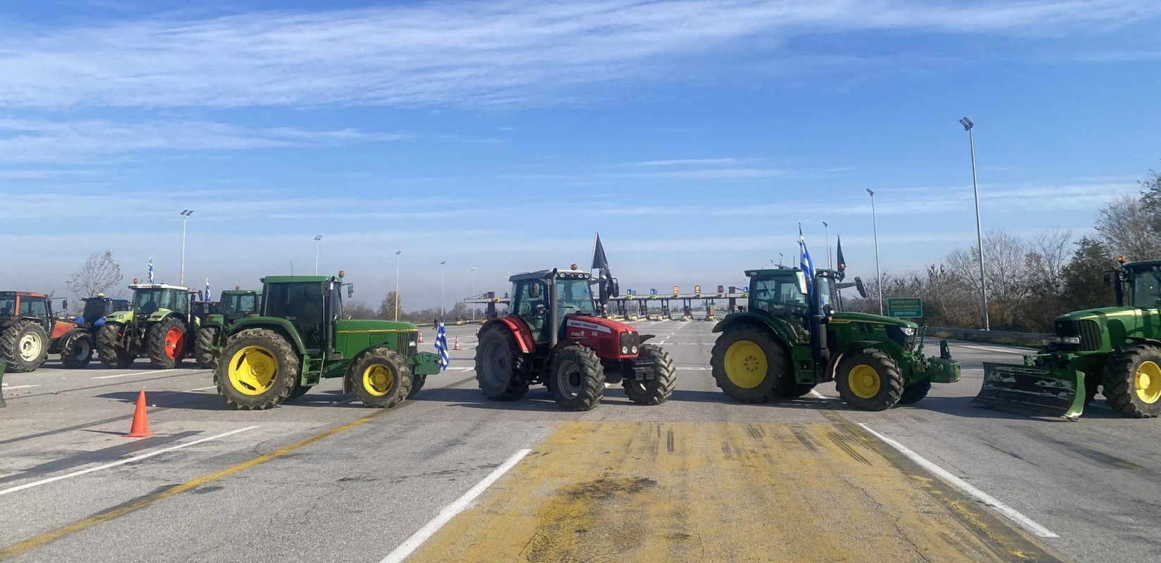 Για νέο γύρο κινητοποιήσεων ετοιμάζονται οι αγρότες - Συσκέψεις σε Μάλγαρα και Νίκαια - Ξανακλείνουν μπλόκα από αύριο