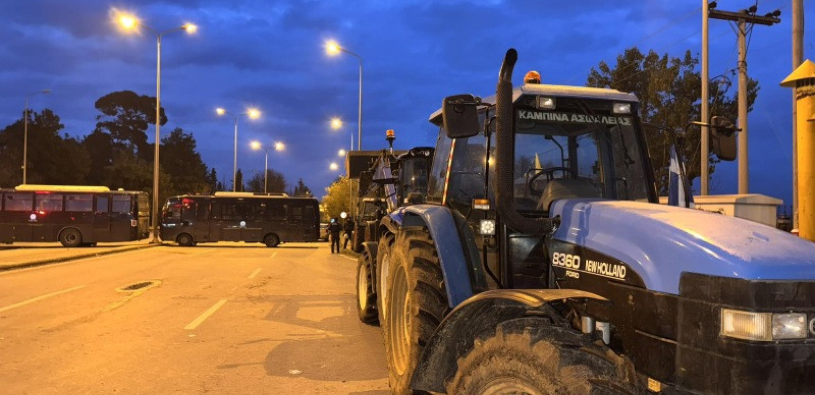 Θεσσαλονίκη: Ανυποχώρητοι οι αγρότες στα Πράσινα Φανάρια - Σήμερα η κρίσιμη σύσκεψη για νέες κινητοποιήσεις