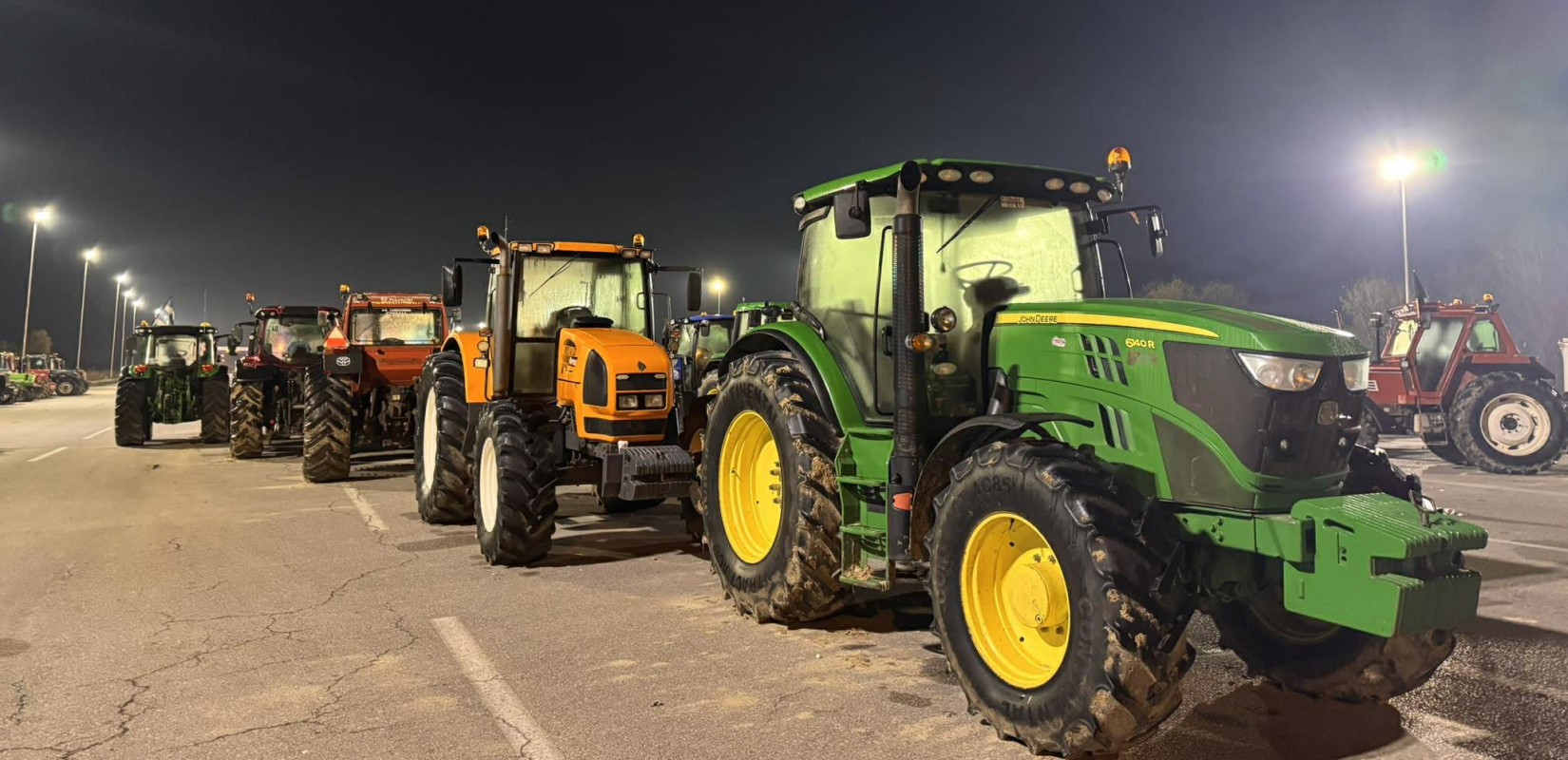 Έξοδος μετ'  εμποδίων, καθυστερήσεις και παρακάμψεις - Τα ανοικτά και τα κλειστά αγροτικά μπλόκα σε όλη τη χώρα