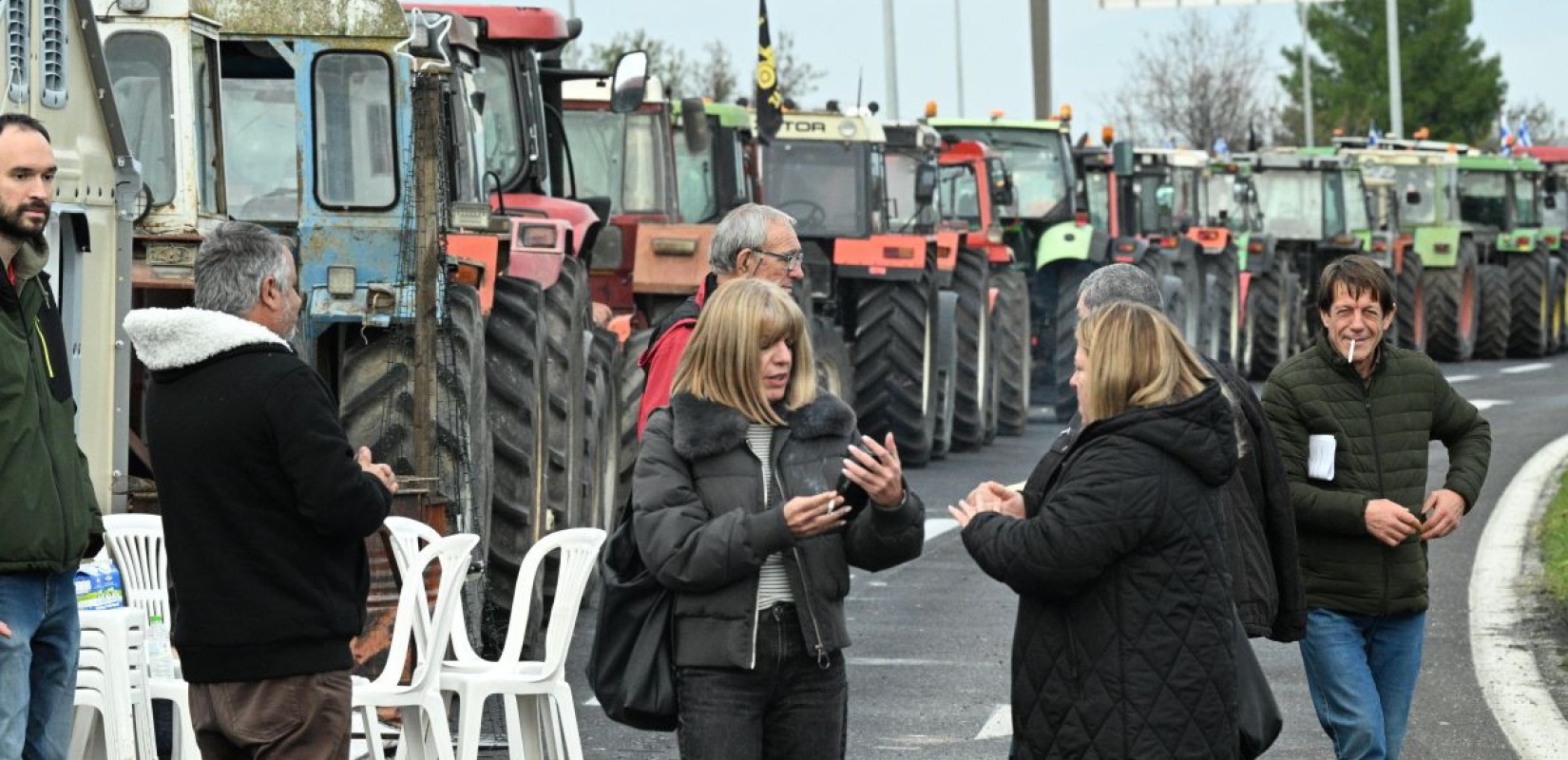 Εικόνα από σήμερα στο μπλόκο της Νίκαιας - Eurokinissi.gr