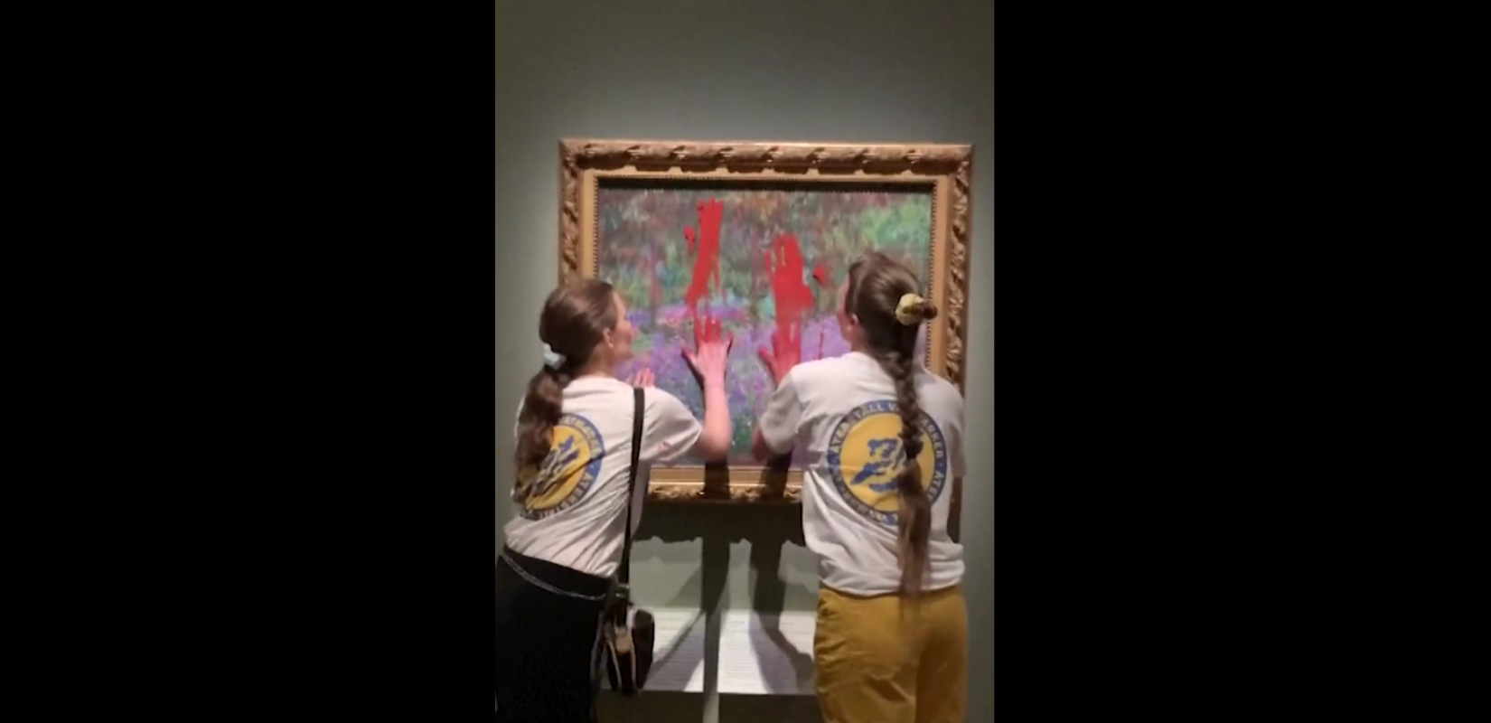 Σουηδία: Δικαστήριο αθώωσε ακτιβίστριες που είχαν ρίξει μπογιά σε έναν πίνακα του Μονέ (βίντεο)