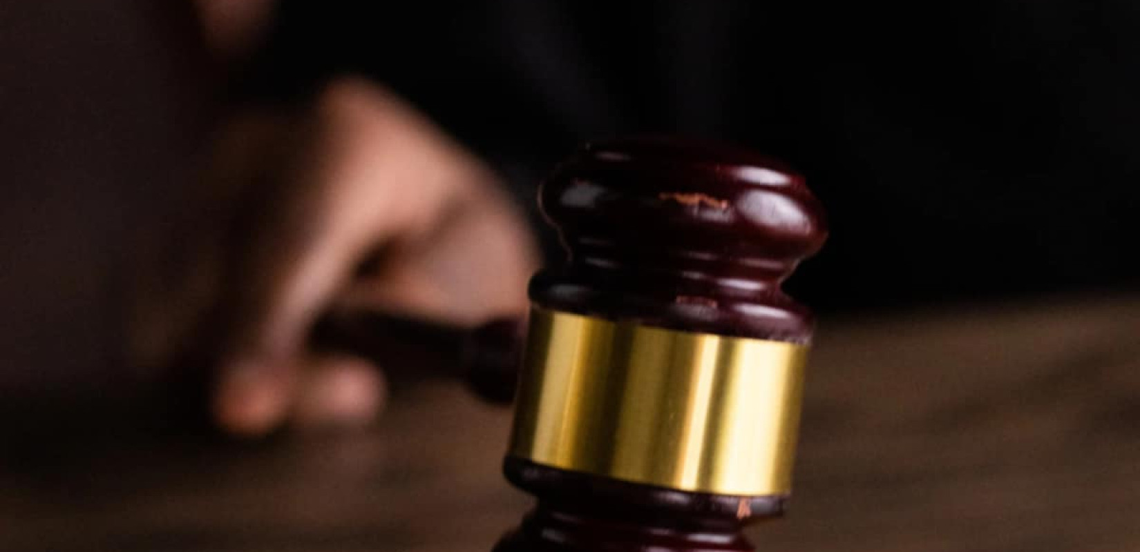 Θεσσαλονίκη: Ελεύθερος με όρους ο 90χρονος που έθαψε ζωντανό το σκυλί της κόρης του