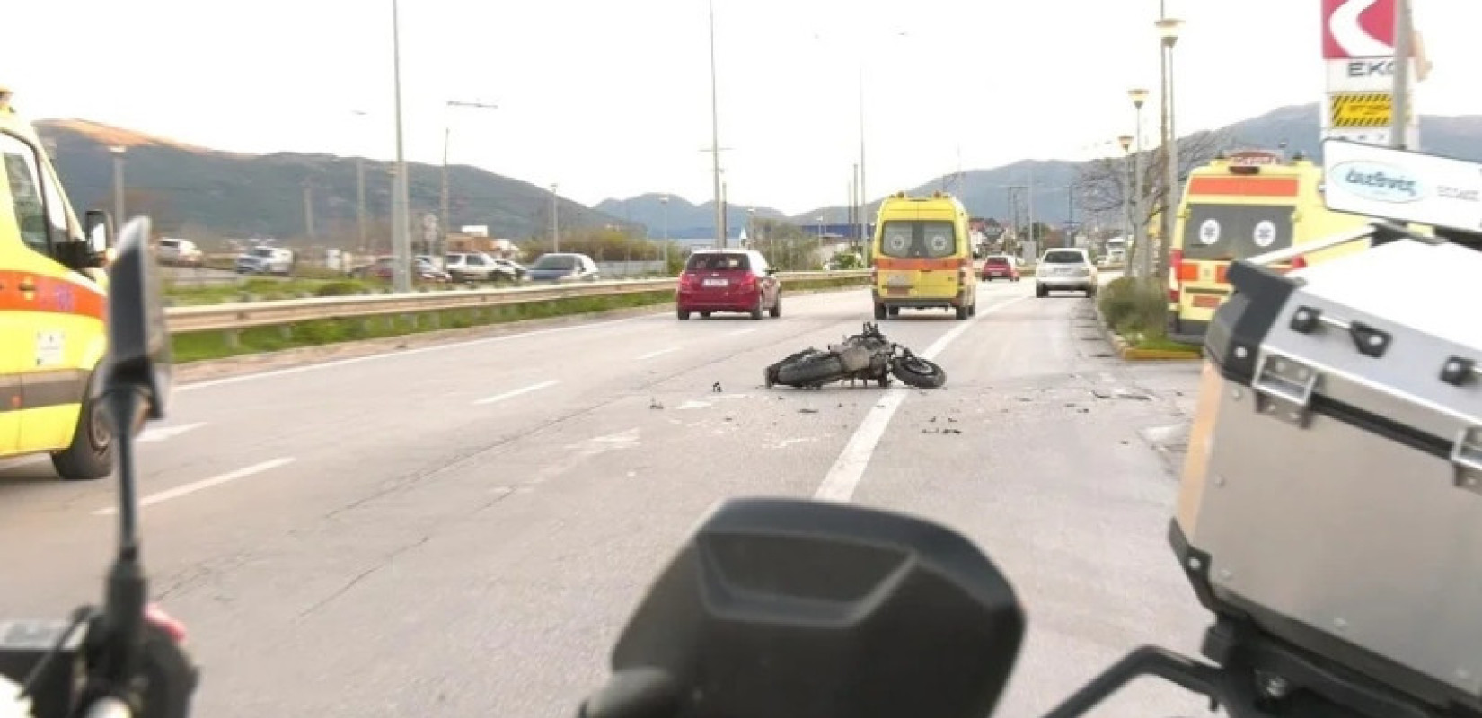 Σφοδρό τροχαίο στα Ιωάννινα: 23χρονη μοτοσικλετίστρια τραυματίστηκε στην Εθνική Οδό