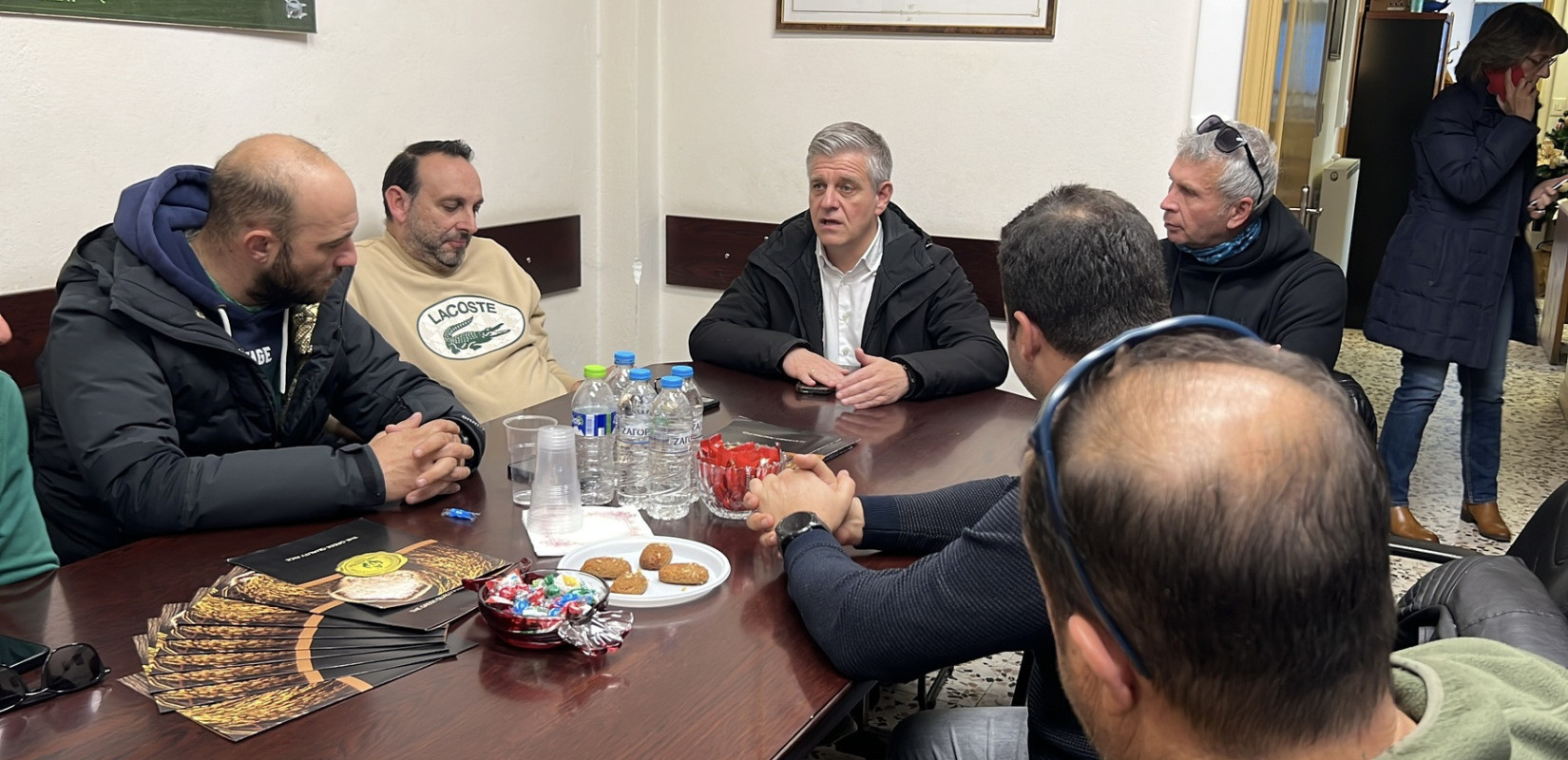 Κ. Γιουτίκας: Σε συνάντηση με παραγωγούς ρυζιού - «Εάν συνεχιστεί η κατάσταση του χρόνου θα έχουμε τελειώσει» λένε