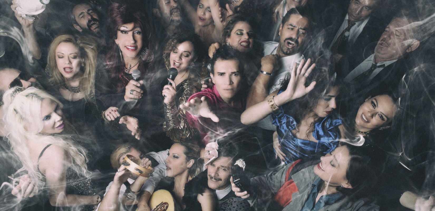 Σκυλάδικο επί σκηνής: Όταν όλη η Ελλάδα έπεφτε στα πόδια της νύχτας