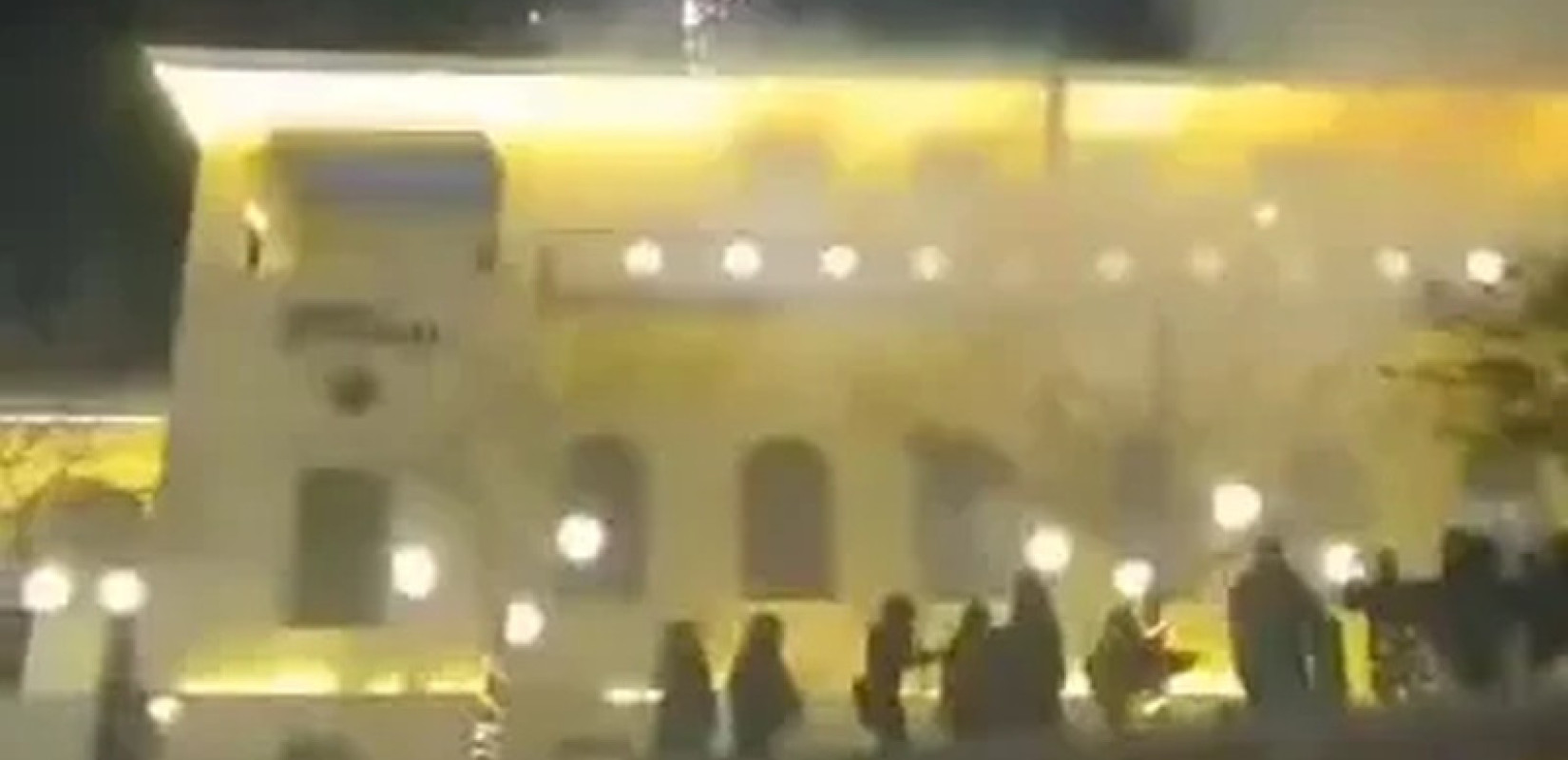 Στιγμές πανικού στην Κοζάνη: Πυροτεχνήματα τραυμάτισαν πολίτες κατά τη χριστουγεννιάτικη γιορτή (βίντεο)