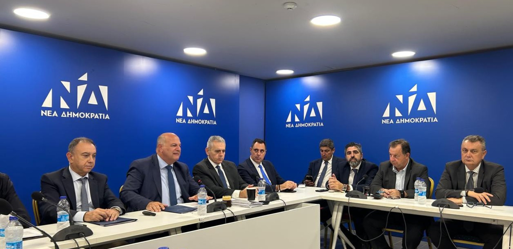 Οι 6 «Βόρειοι» βουλευτές που ζορίζουν τον Τσιάρα